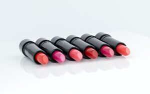 Should you wear unique lipstick colors?